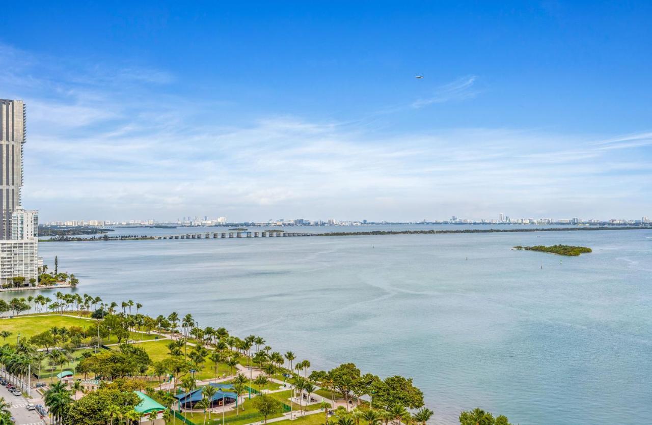 High Rise Comfort With Balcony Doral Exterior foto